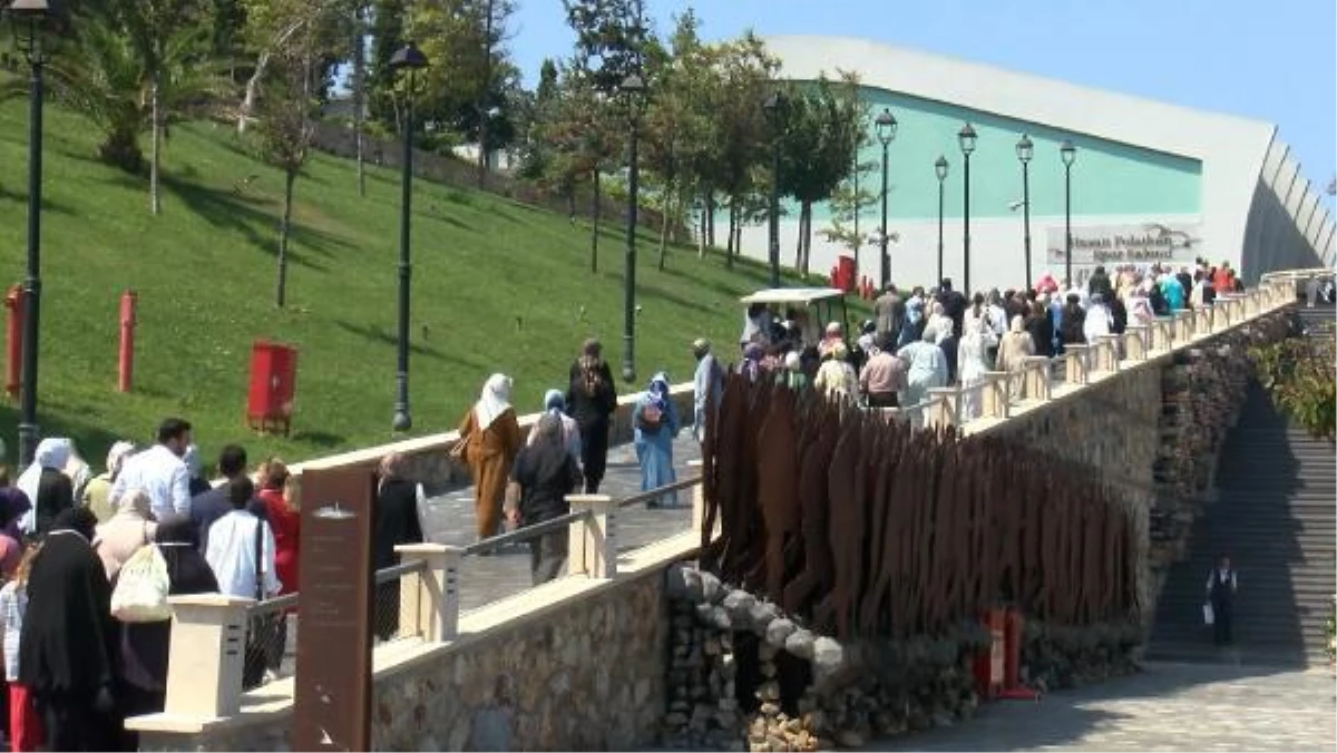 Emine Erdoğan: Milli değerleri hedef alan küresel ideolojilerin karşısında duracak olan sizlersiniz