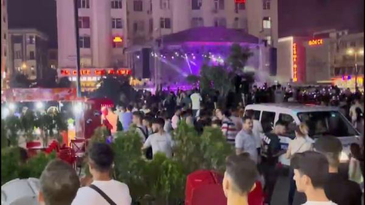 İSTANBUL-ESENYURT\'TA CEZA KONSERİNDE KAVGA
