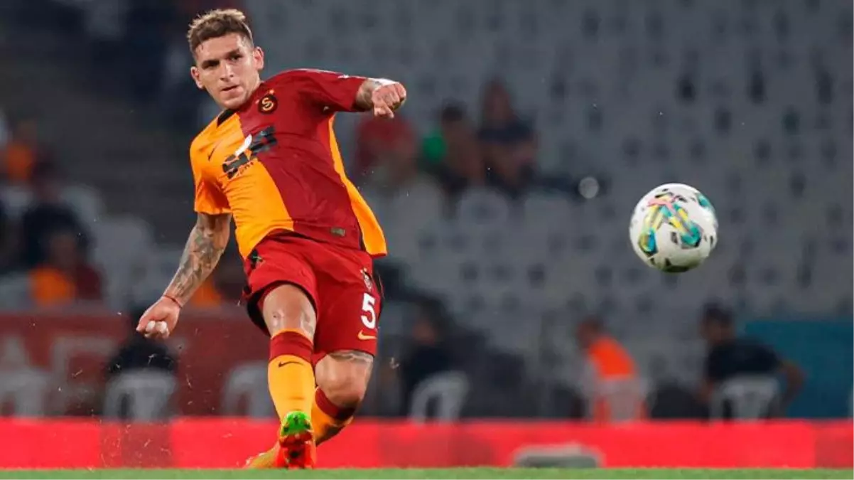 Galatasaray\'yı sarsan sakatlık! Torreira maçı yarıda bıraktı