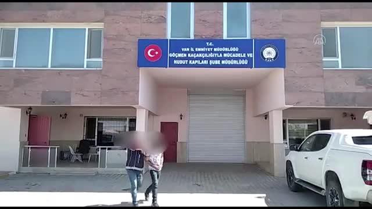Göçmen kaçakçılığı yaptıkları iddiasıyla 6 şüpheli tutuklandı