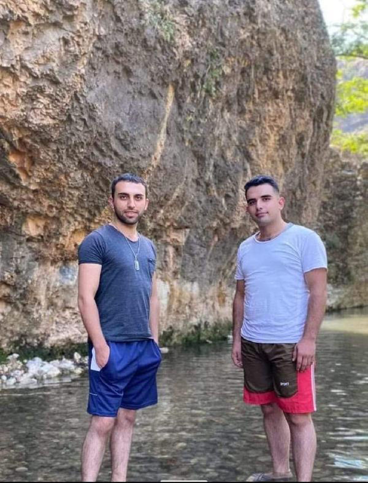Göle düşen İrem\'i kurtarırken boğulan 2 kardeşi, toprağa verildi