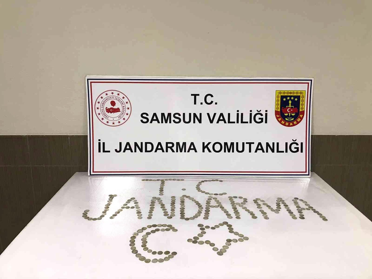 Jandarma Selçuklu dönemine ait 286 adet sikke ele geçirdi: 3 gözaltı