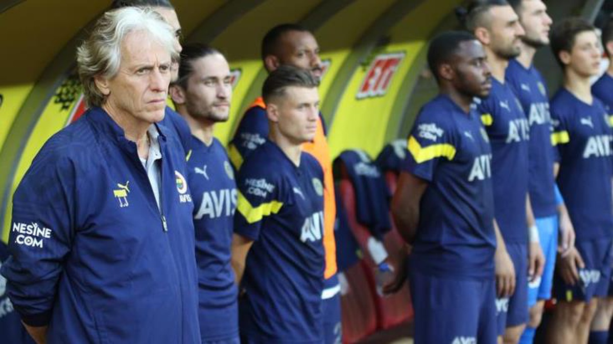 Jorge Jesus, Konyaspor yenilgisi sonrası konuştu: Fenerbahçe\'de bunu ilk kez yaşadım