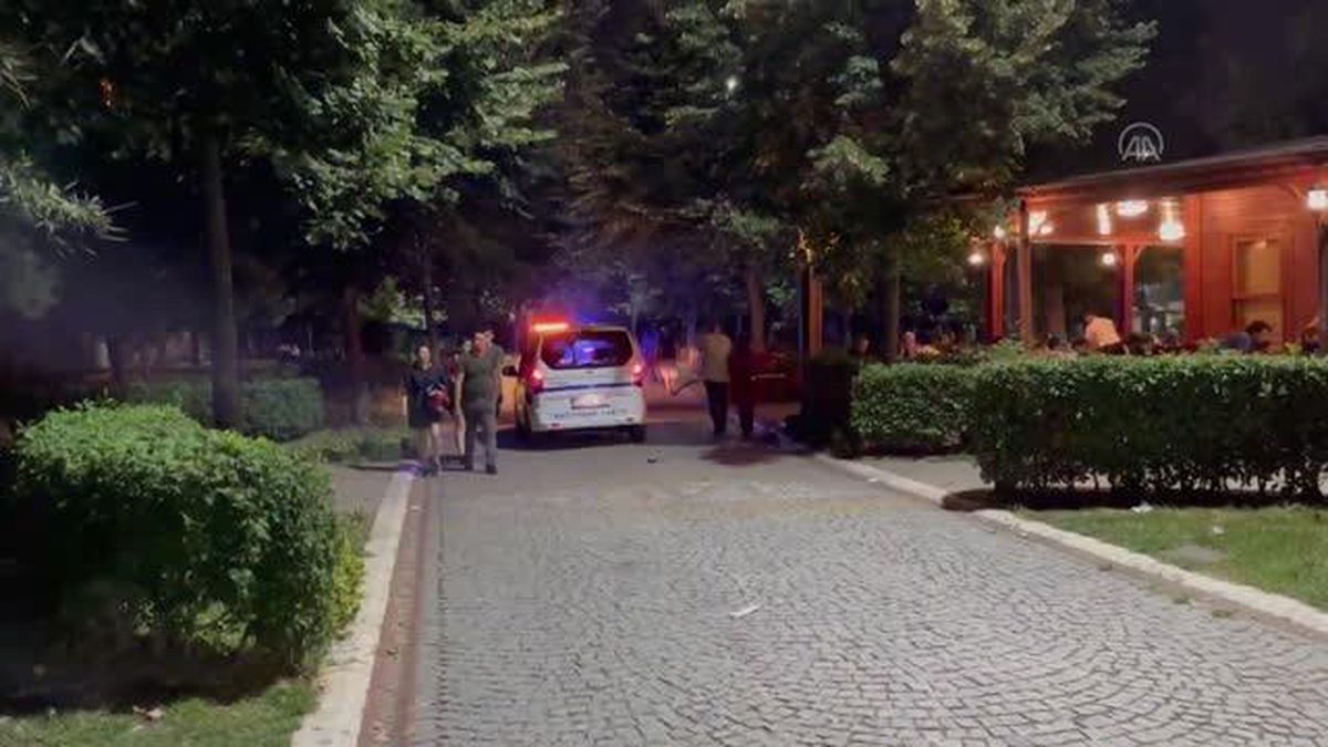Kağıthane\'de çıkan kavgada 2\'si polis 5 kişi yaralandı