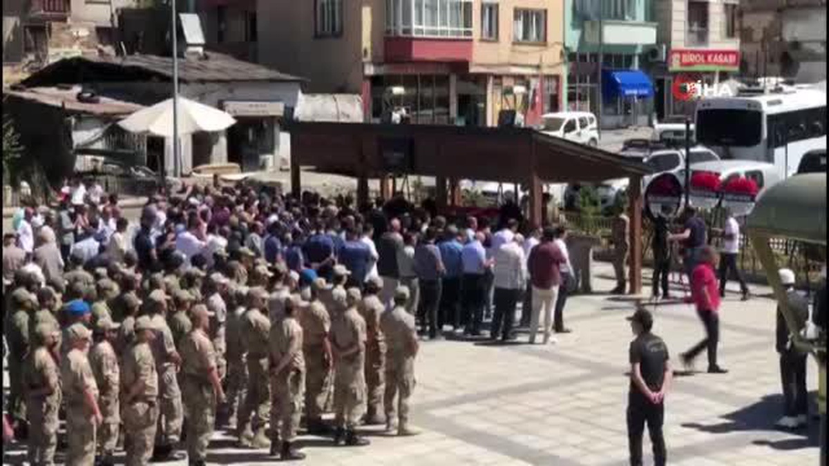 Kalp krizi geçirerek hayatını kaybeden sözleşmeli er son yolculuğuna uğurlandı