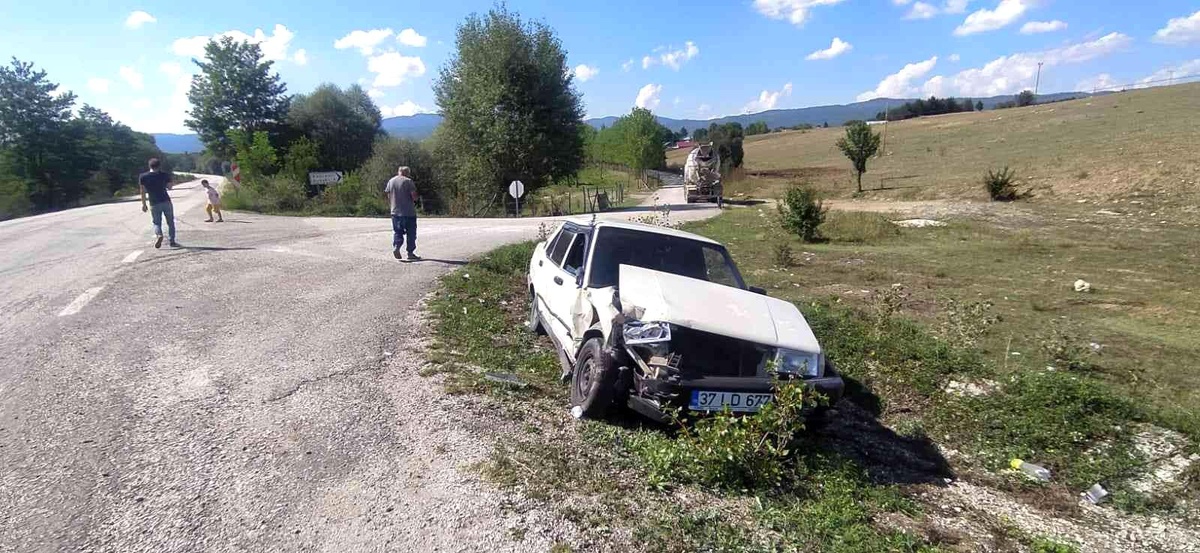 Kastamonu\'da iki otomobil çarpıştı: 5 yaralı