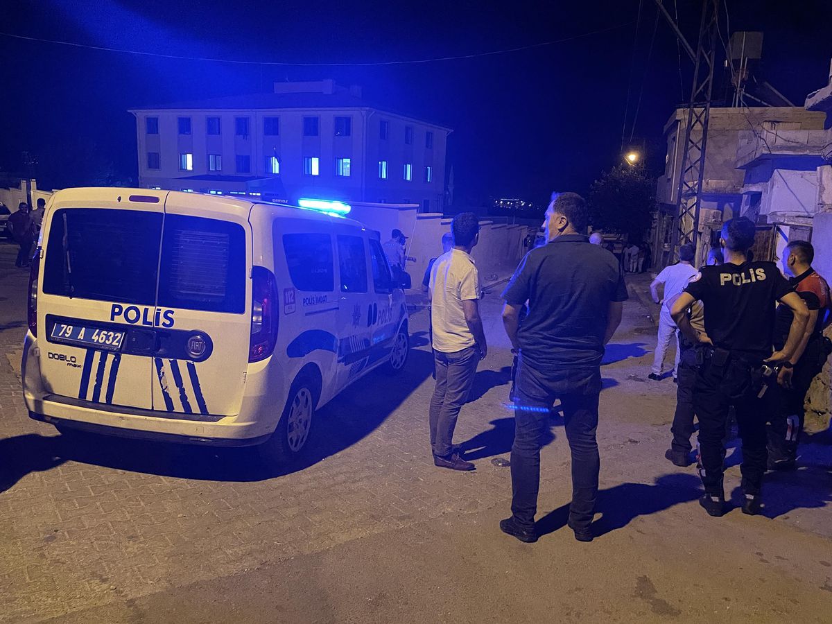 Kilis\'te çıkan silahlı ve bıçaklı kavgada 10 kişi yaralandı
