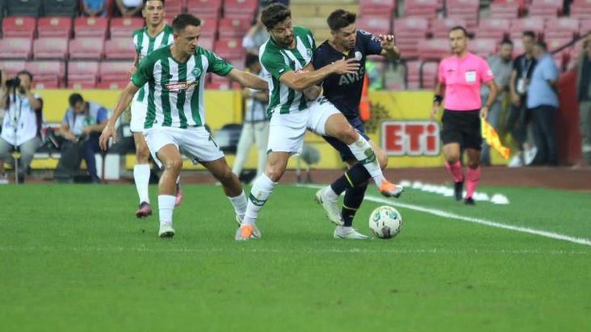 Kırmızı kartların gündem olduğu karşılaşmada Fenerbahçe, Konyaspor\'a 1-0 yenildi