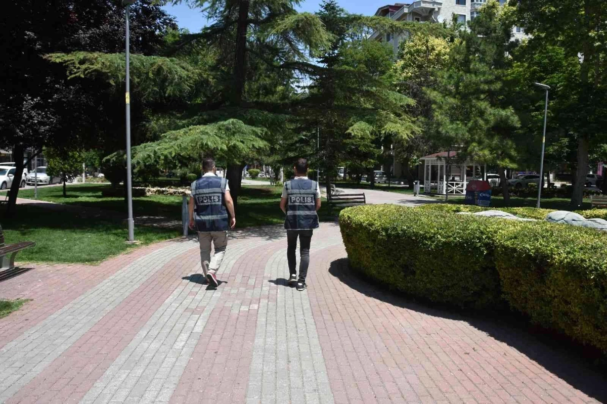 Konya\'da park ve okul çevrelerinde huzur denetimi