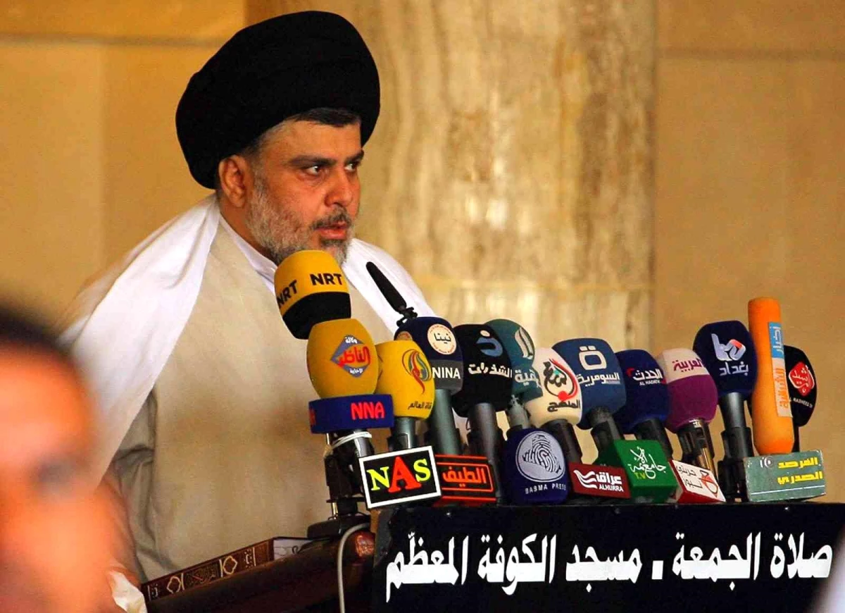 Irak\'ta Sadr Grubu yöneticilerinden Hassan el-Azari yaptığı açıklamada, Mukteda Sadr\'ın başkent Bağdat\'taki Yeşil Bölge\'de meydana gelen olayları...