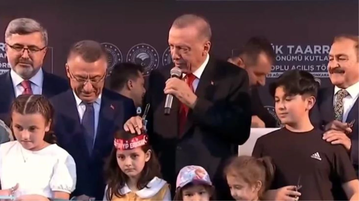 Cumhurbaşkanı Erdoğan ile çocuklar arasındaki sohbet izleyenleri gülümsetti