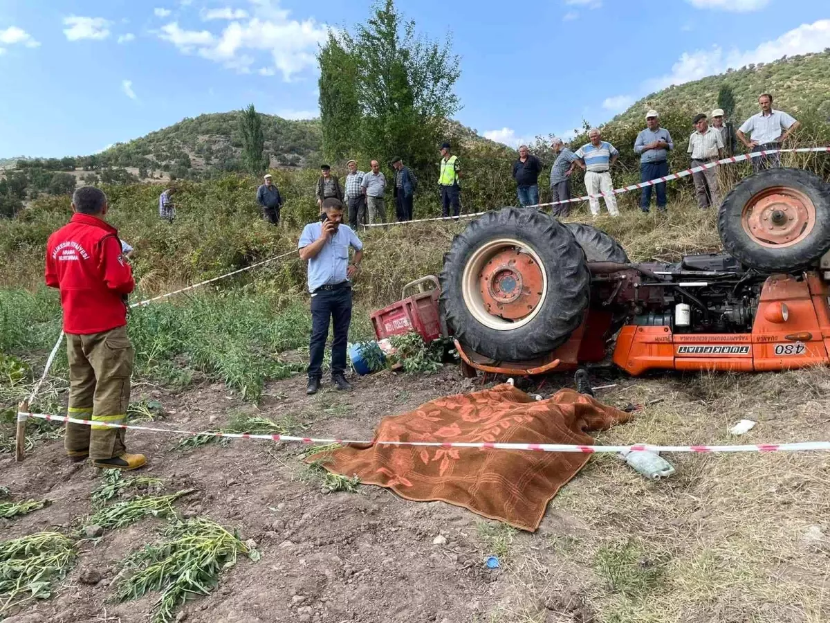 Traktör kazasında amca yeğen hayatını kaybetti