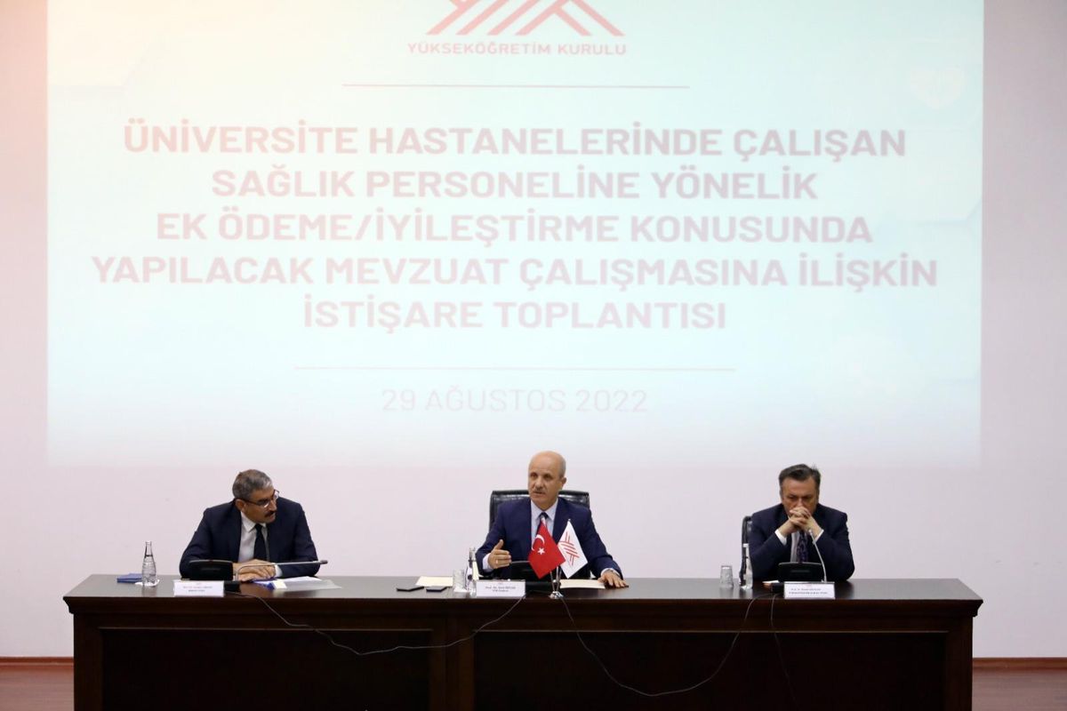 YÖK\'te üniversite hastanelerinde çalışan sağlık personeline ilişkin toplantı yapıldı
