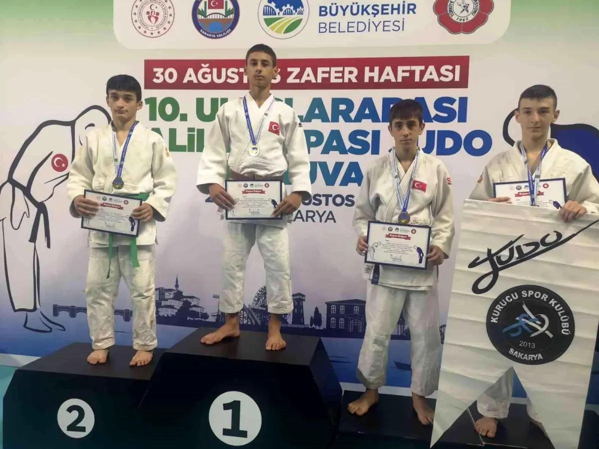 Yunusemreli judocular Sakarya\'dan 4 madalyayla döndü