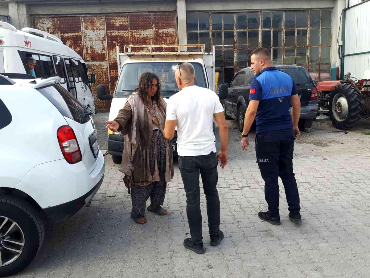 Zabıta yakalayıp gönderiyor, o geri geliyor