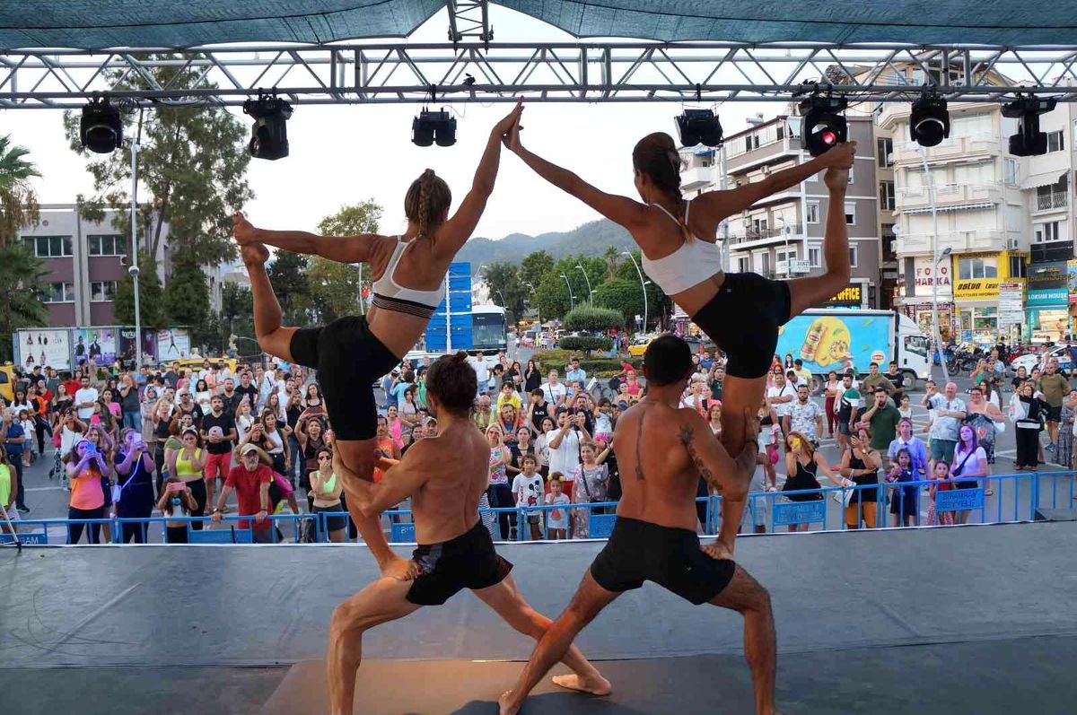 Muğla haberleri... Zumba tutkunları Marmaris\'te buluştu