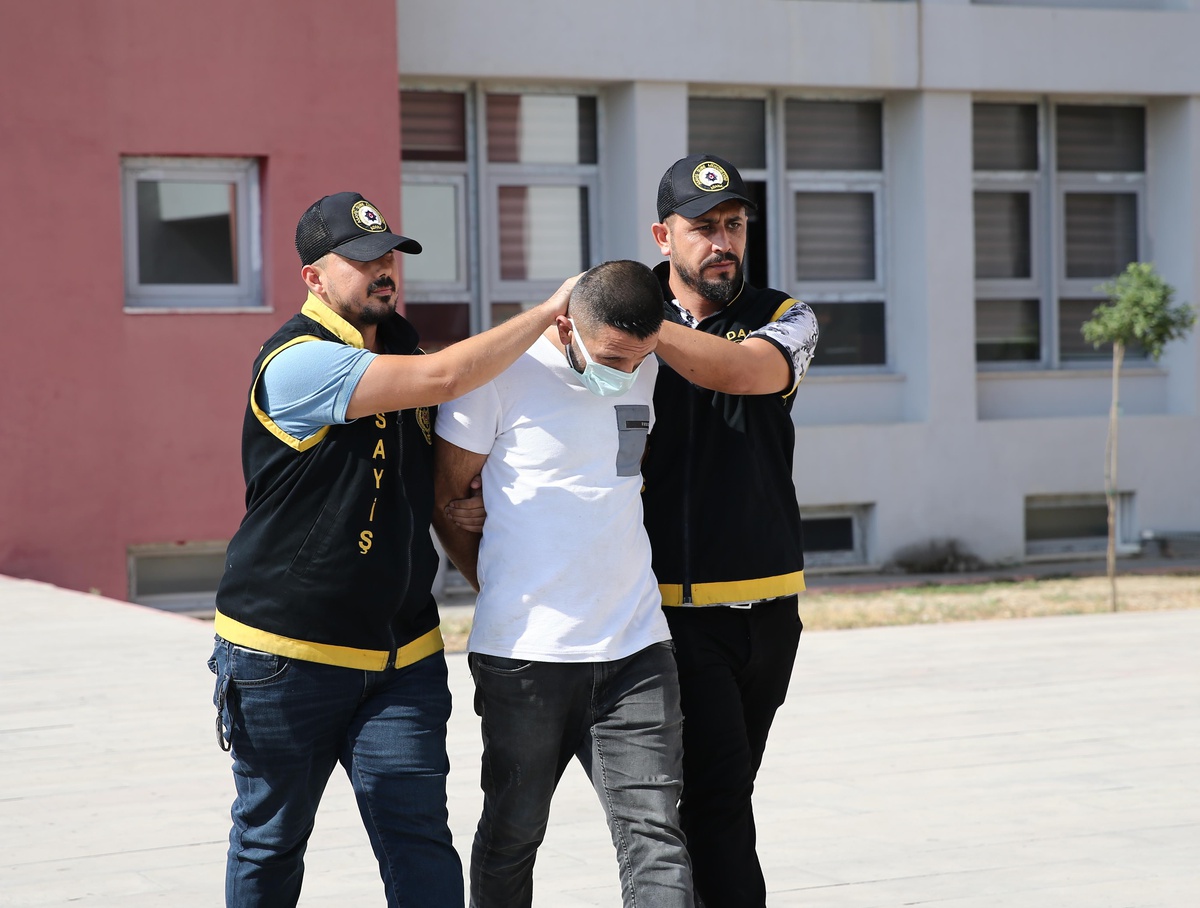 Adana\'da polisten kaçarken bir çocuğu rehin alan şüpheli tutuklandı