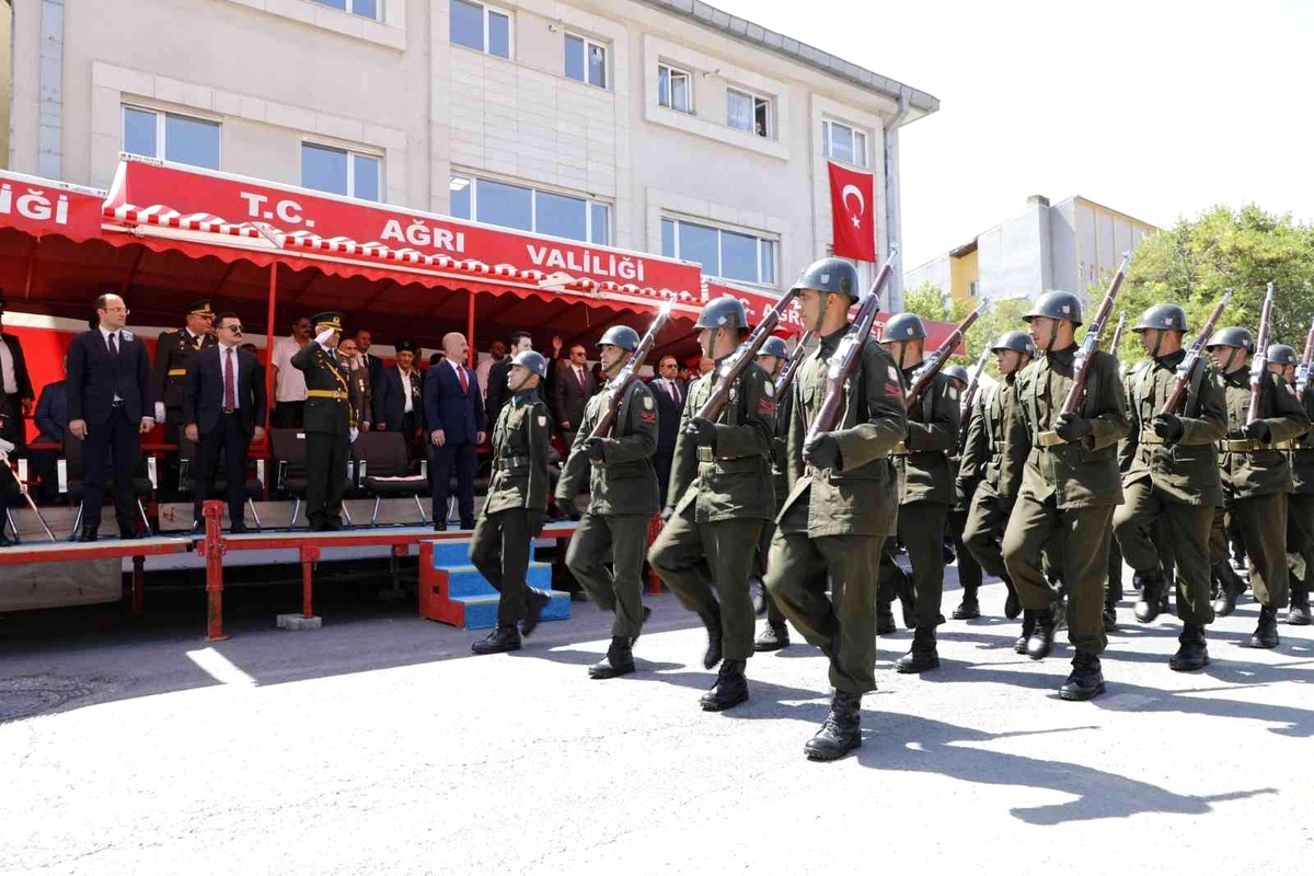 Ağrı\'da 30 Ağustos Zafer Bayramı coşkuyla kutlandı