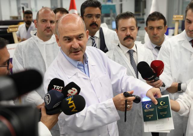 Bakan Soylu, yerli ve milli pasaportun üretimini başlattı Bakan Soylu, yerli ve milli pasaportun üretimini başlattı