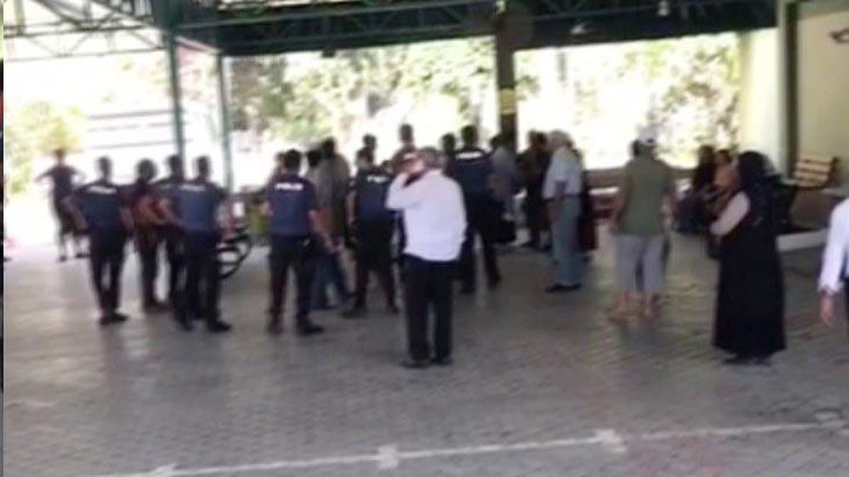 Mersin\'de cenaze töreninde çıkan silahlı ve bıçaklı kavgada toplam 6 kişi yaralandı