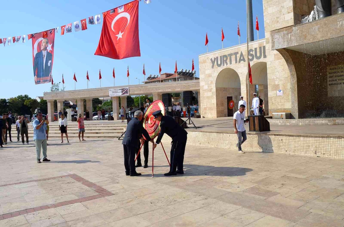 Didim\'de 30 Ağustos Zaferi meydanda kutlandı