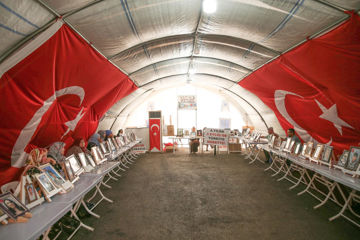 Diyarbakır anneleri evlat nöbetini kararlılıkla sürdürüyor