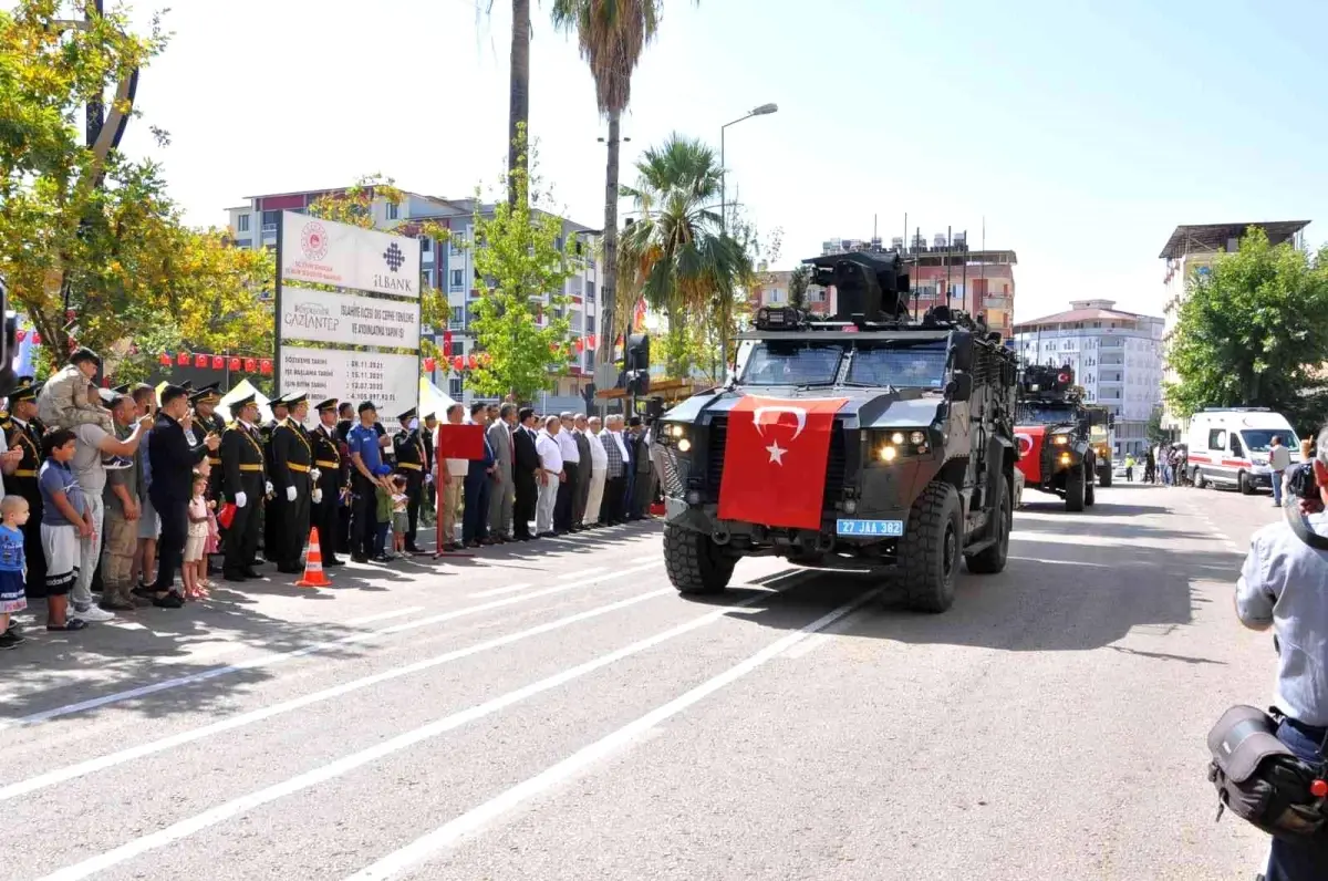 Gaziantep\'in ilçelerinde 30 Ağustos coşkusu