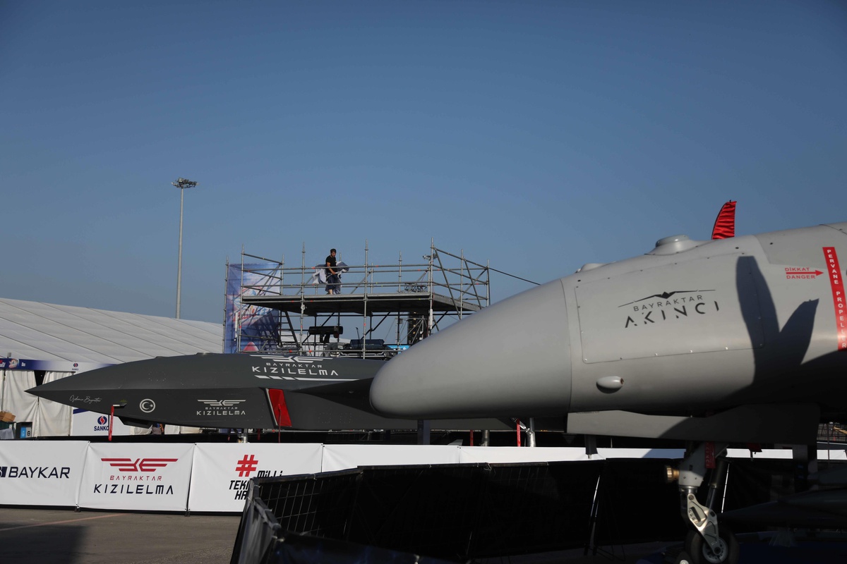 İnsansız savaş uçağı "Bayraktar Kızılelma" TEKNOFEST KARADENİZ\'de sergileniyor
