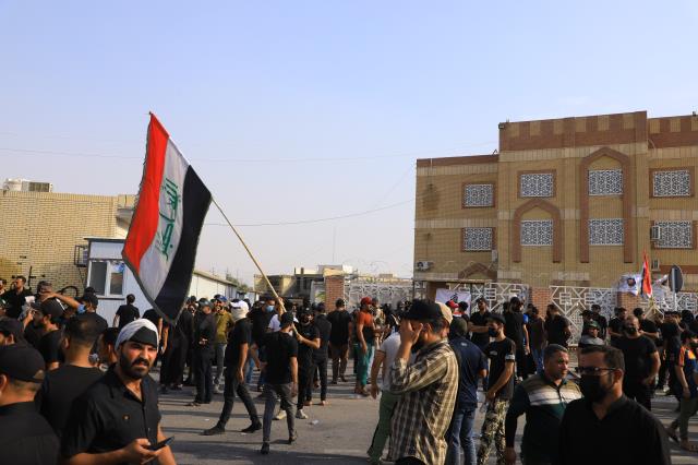 Irak'ta 2 gündür devam eden karışık Şii liderin yaptığı çağrıyla sona erdi Irak'ta 2 gündür devam eden karışık Şii liderin yaptığı çağrıyla sona erdi