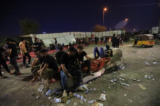 Irak'ta 2 gündür devam eden karışık Şii liderin yaptığı çağrıyla sona erdi Irak'ta 2 gündür devam eden karışık Şii liderin yaptığı çağrıyla sona erdi