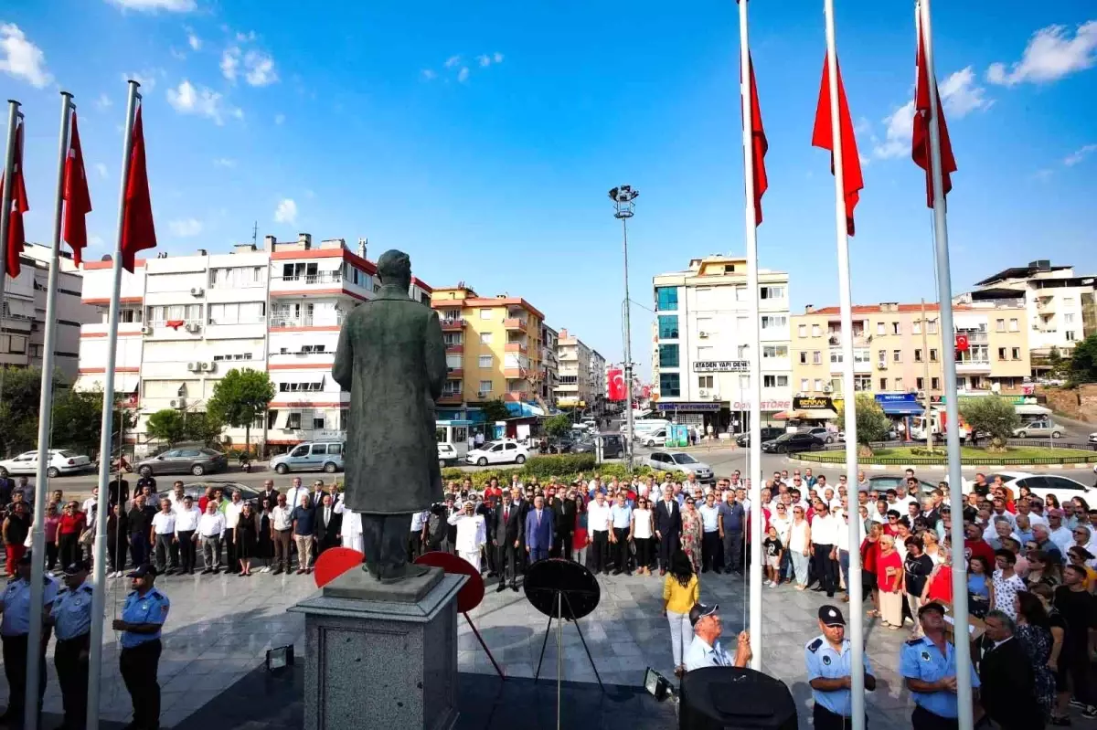 İzmir\'in ilçelerinde 30 Ağustos coşkusu