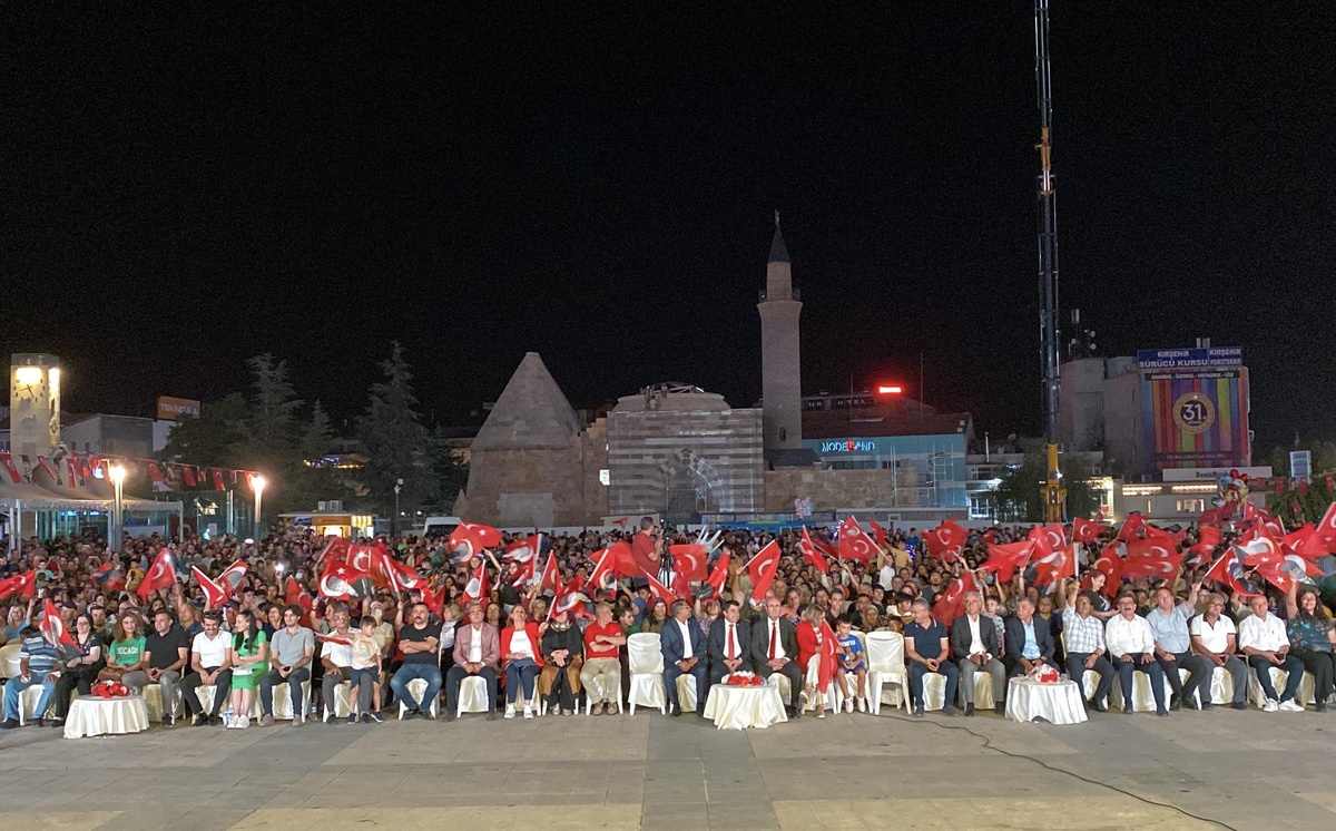 Kırşehir\'de Büyük Zafer\'in 100. yıl dönümü konserle kutlandı