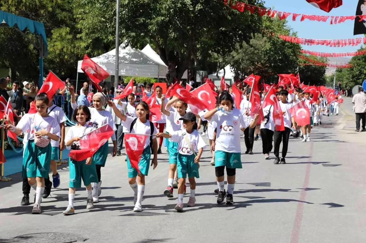 Konya\'da 30 Ağustos Zafer Bayramı kutlandı