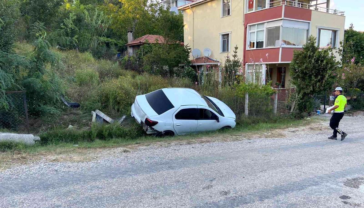Otomobil şarampole düştü: 1 yaralı