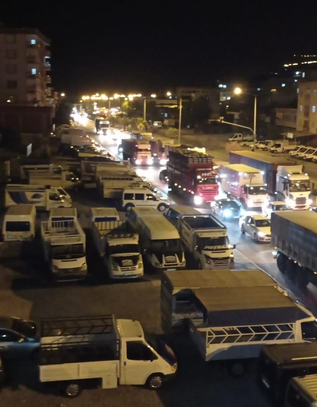 TAG Otoyolu\'nda tüneldeki fanın yola düşmesi sonucu Adana-Gaziantep yönünde ulaşım durdu