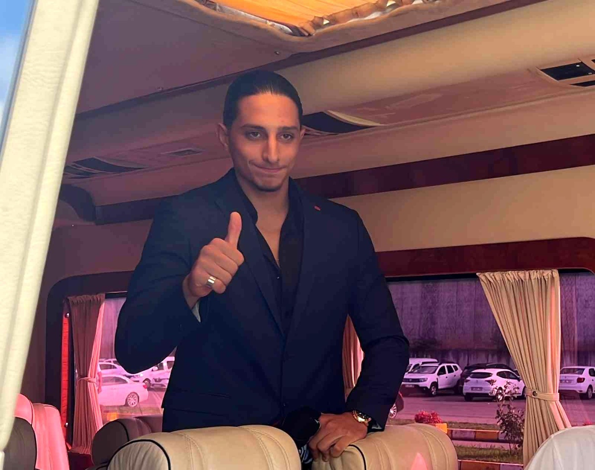 Trabzonspor\'un yeni transferi Emirhan Eraslan kente geldi