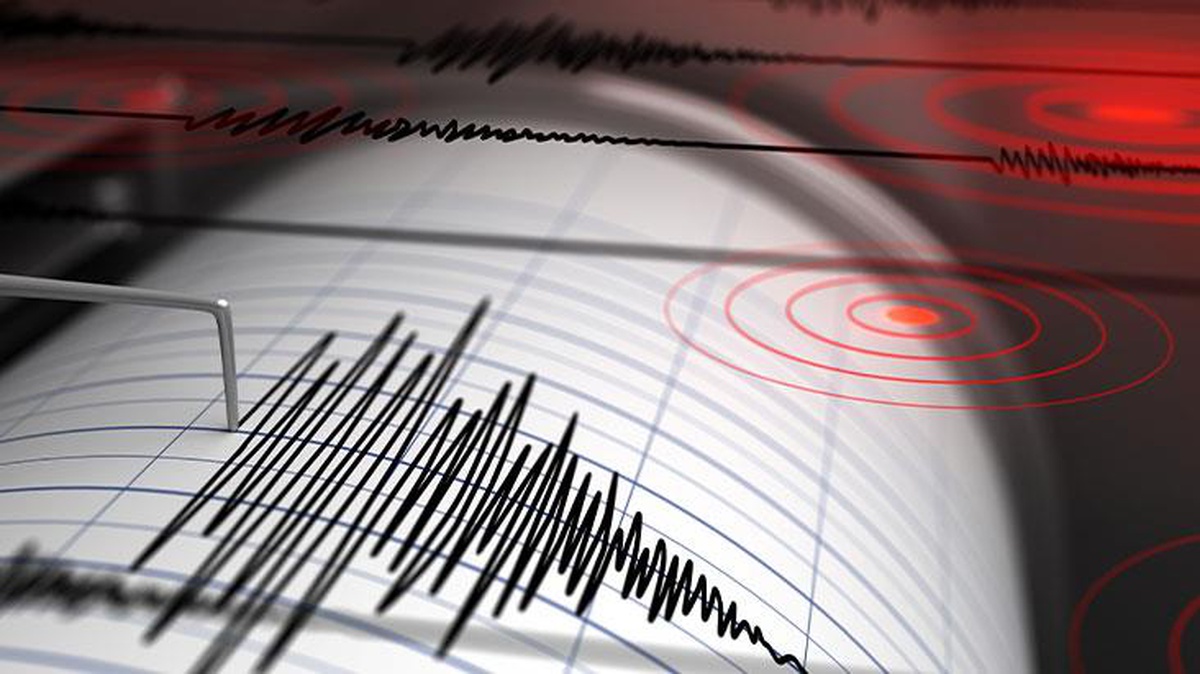 Antalya\'da 4.1 büyüklüğünde deprem! İlçe merkezinden hissedildi