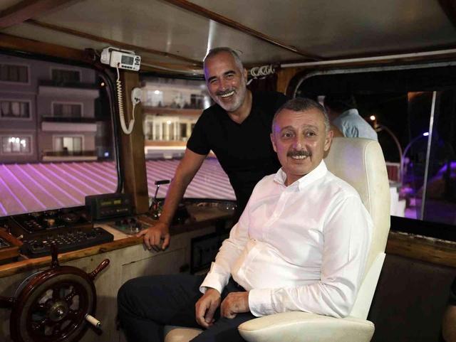Av sezonu başladı! Balıkçılar 'Vira Bismillah' diyerek ilk ağları atmaya başladı Av sezonu başladı! Balıkçılar 'Vira Bismillah' diyerek ilk ağları atmaya başladı