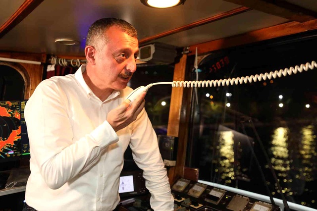 Av sezonu başladı! Balıkçılar 'Vira Bismillah' diyerek ilk ağları atmaya başladı Av sezonu başladı! Balıkçılar 'Vira Bismillah' diyerek ilk ağları atmaya başladı