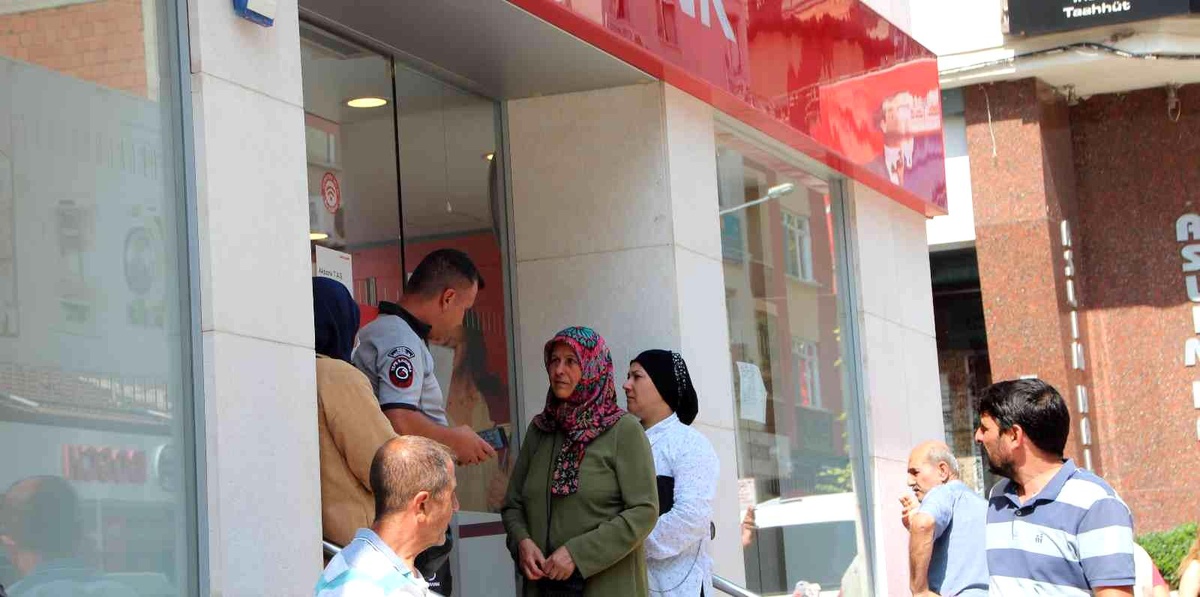 Bilecik\'te emekliler promosyon sırasına girdi
