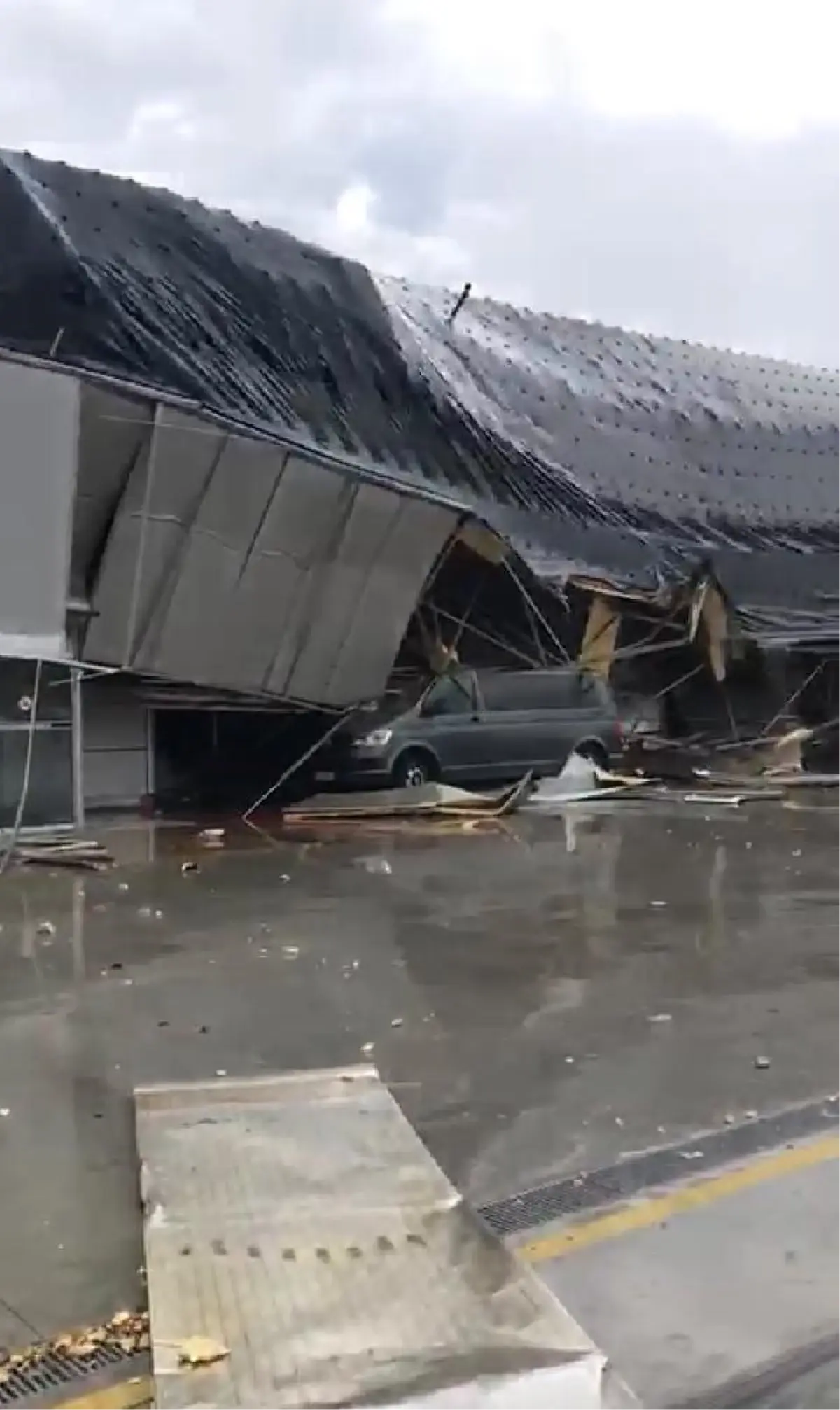 Bursa'yı fırtına, sağanak ve dolu vurdu