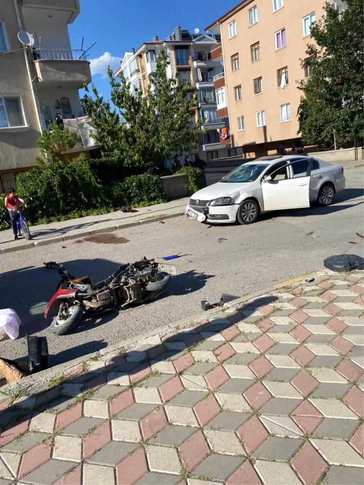 Çankırı\'da motosiklet ile otomobil çarptı: 1 yaralı