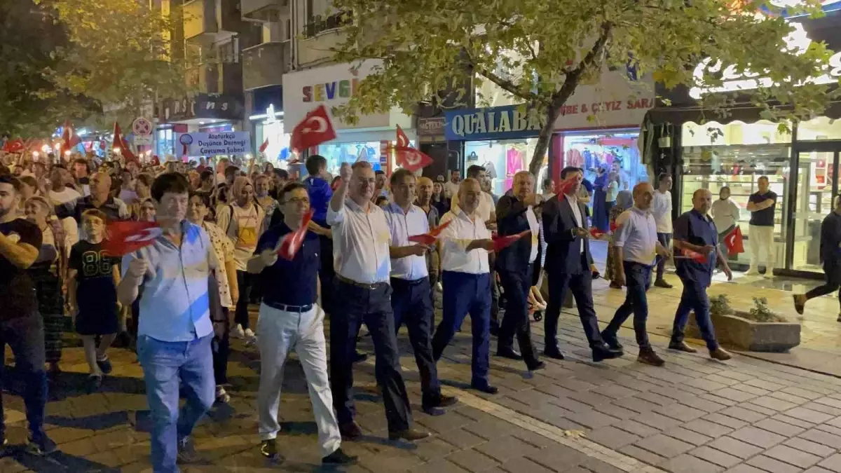 Çaycuma\'da yoğun katılımın olduğu fener alayı yaşandı