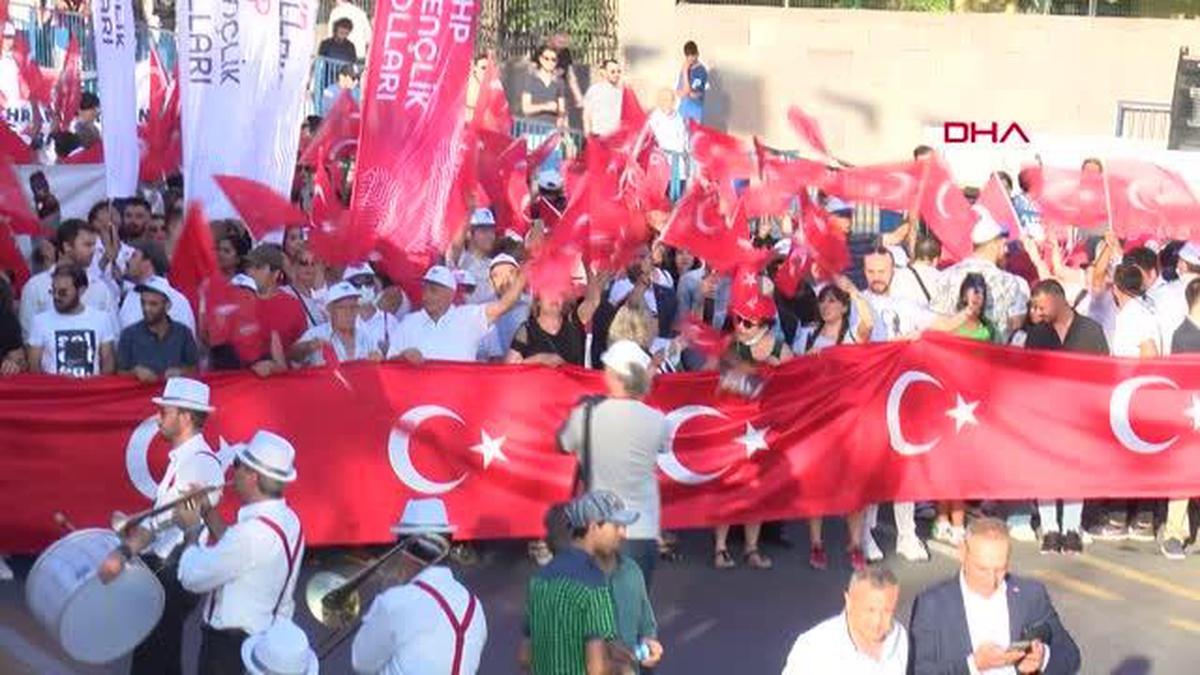 CHP\'den \'30 Ağustos\' korteji