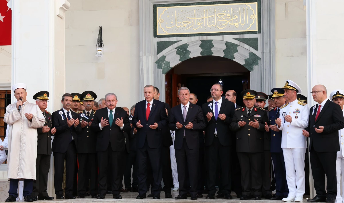 Cumhurbaşkanı Erdoğan, Deniz Harp Okulu Camisi\'nin açılışını yaptı