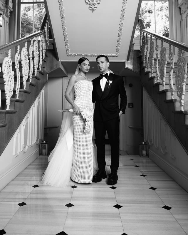 Demet Özdemir ve Oğuzhan Koç çiftinden ilk paylaşım: Ve sonsuza dek mutlu yaşamışlar