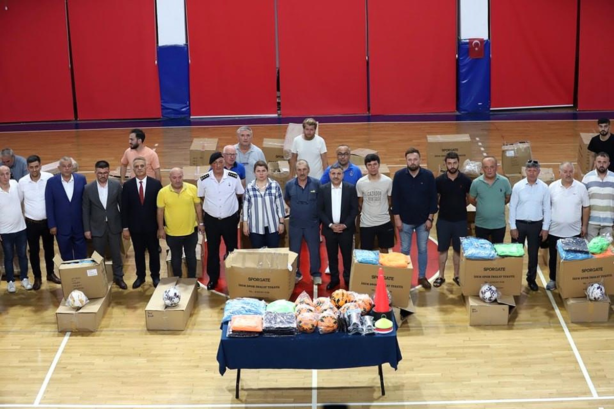 Düzce\'de amatör spor kulüplerine malzeme yardımı