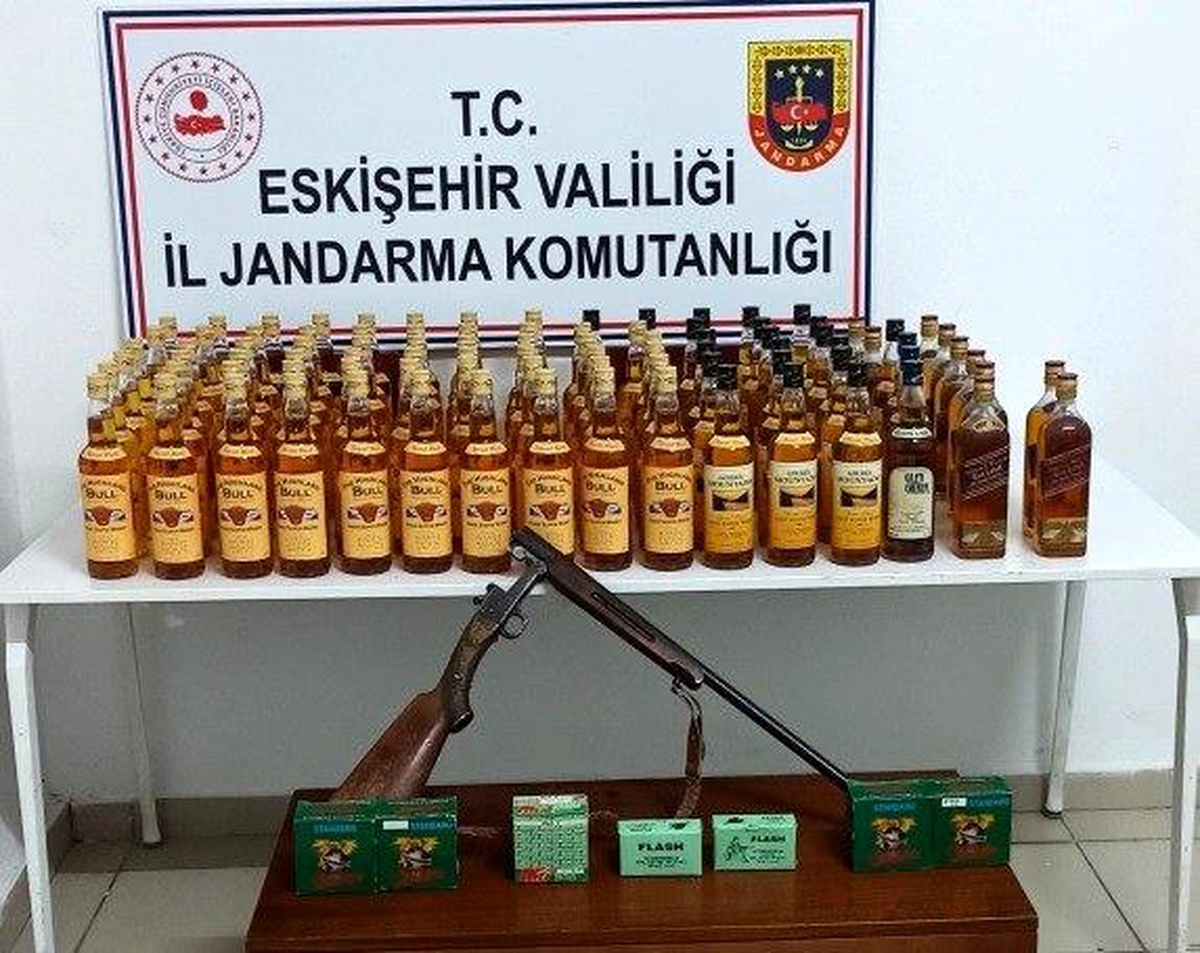 Eskişehir\'de 92 şişe bandrolsüz alkollü içki ele geçirildi
