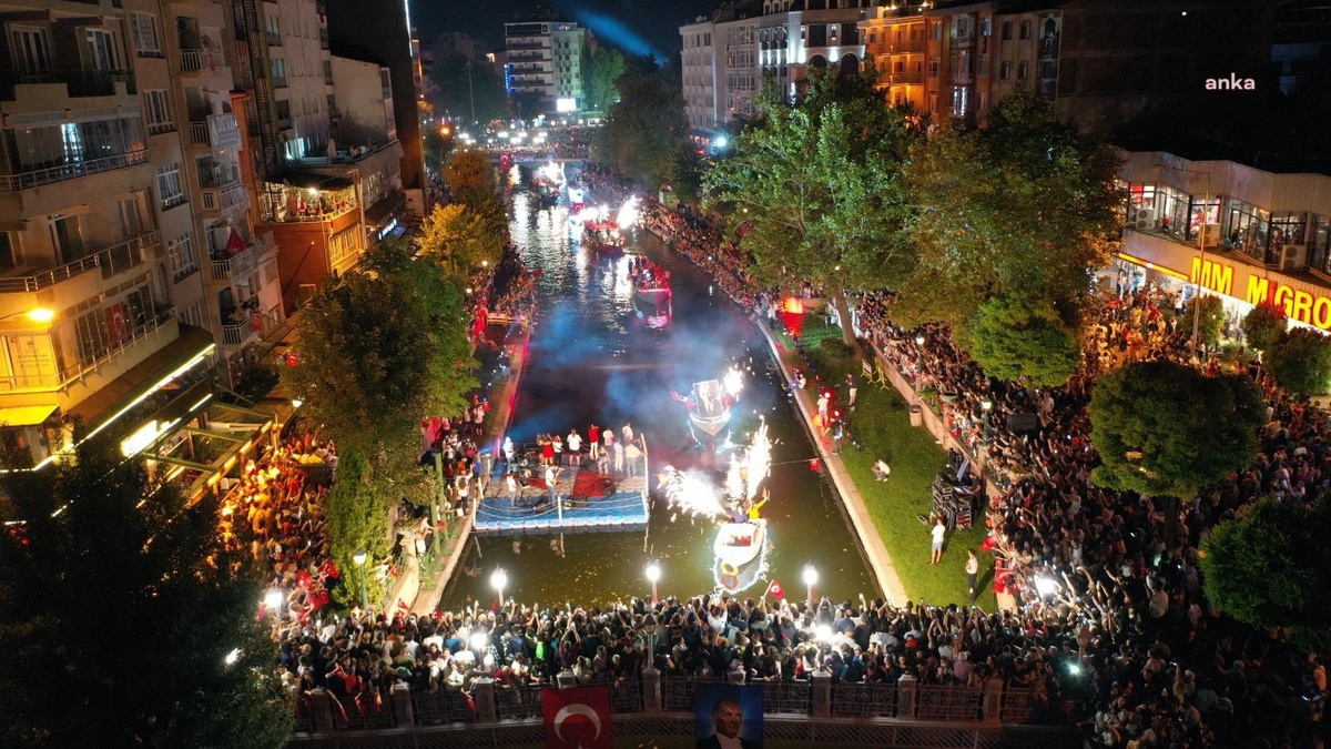 Eskişehir\'de Büyük Zaferin 100. Yılında Görkemli Kutlama
