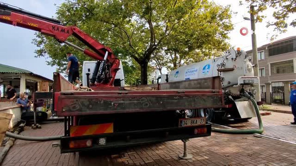 10 metrelik teknenin ipi kopunca olanlar oldu: Batan tekne 4 saat sonra çıkarıldı